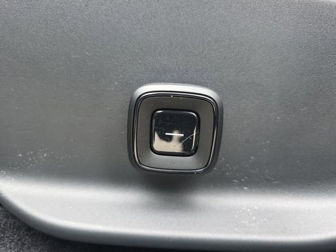 Certified 2025 Volvo EX30 Ultra image 39