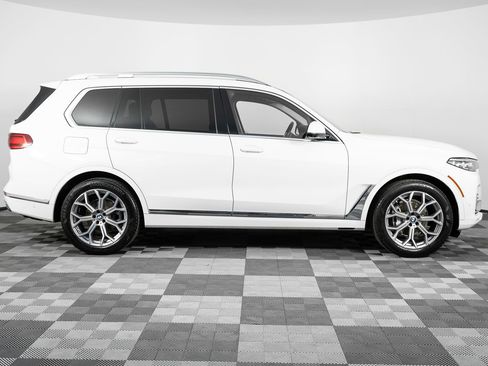 Used 2022 BMW X7 xDrive40i w/ Premium Package image 9