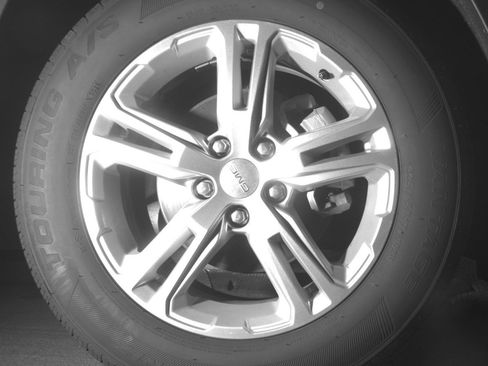 Used 2024 GMC Terrain SLE FWD image 13