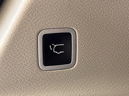 Used 2017 Chrysler Pacifica Touring-L Plus image 30