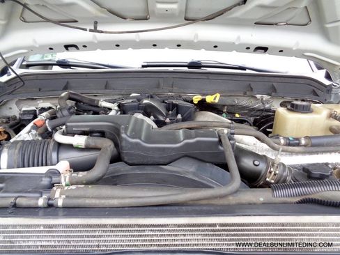 Used 2014 Ford F250 XL w/ Power Equipment Group AWD/4WD image 21