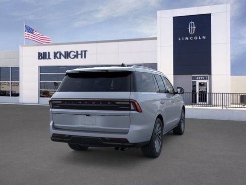 New 2025 Lincoln Navigator Reserve image 8