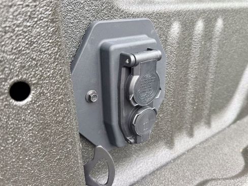 Used 2023 Ford F350 Lariat w/ Chrome Package image 16