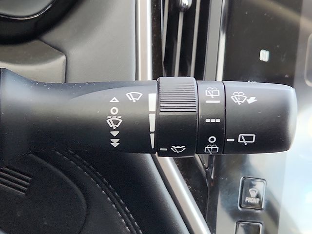 Used 2025 Subaru Outback Premium AWD/4WD image 21