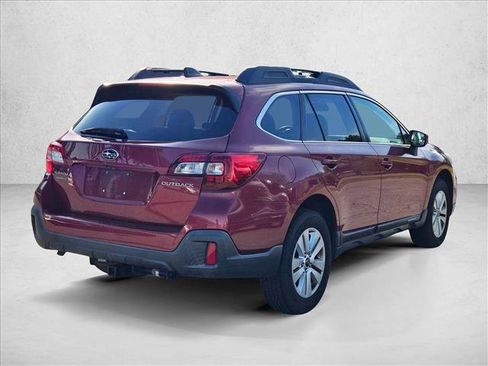 Used 2018 Subaru Outback 2.5i Premium AWD/4WD image 5