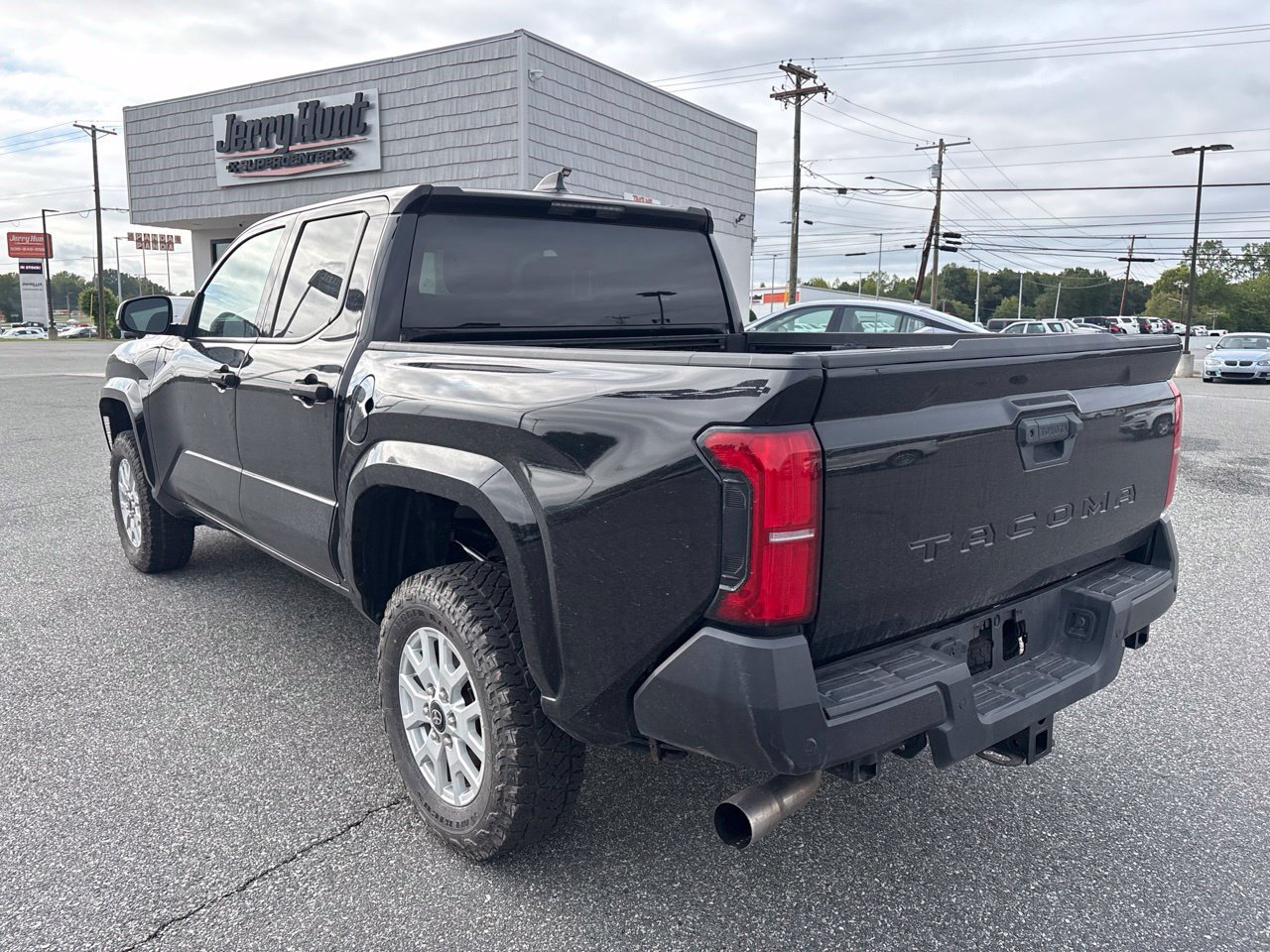 Used 2024 Toyota Tacoma SR w/ SR Upgrade Package RWD image 7