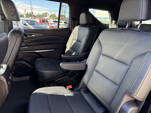 Certified 2025 Chevrolet Traverse LT image 16
