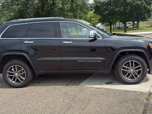Used 2018 Jeep Grand Cherokee Limited image 2
