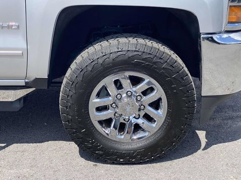 Used 2018 Chevrolet Silverado 2500 LT AWD/4WD image 45