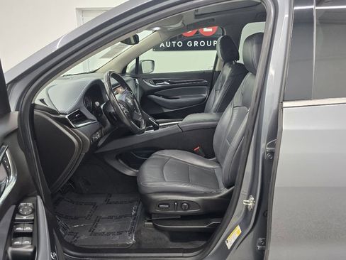 Used 2019 Buick Enclave Essence image 9