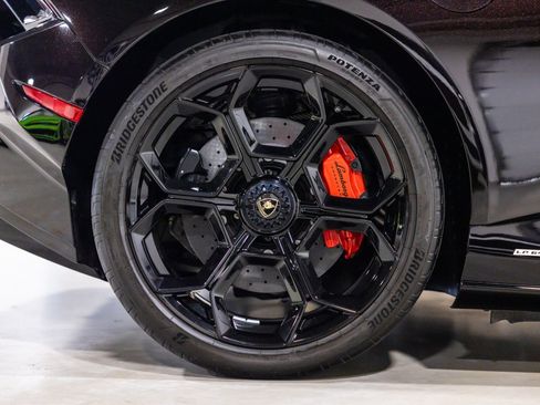 Used 2024 Lamborghini Huracan Tecnica RWD image 28