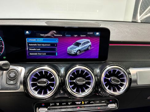 Used 2022 Mercedes-Benz GLB 250 4MATIC image 22