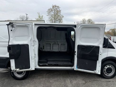 Used 2015 Ford Transit 250 130 Low Roof image 19