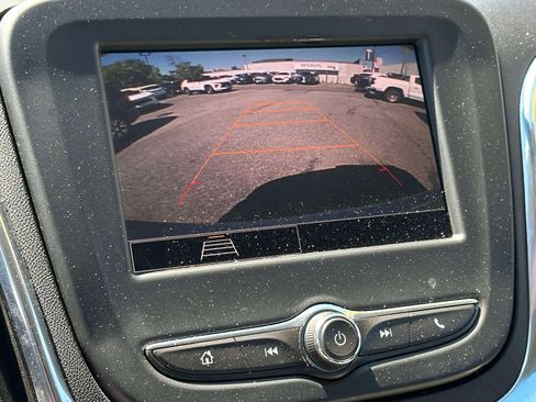Used 2023 Chevrolet Equinox LS w/ Midnight Edition FWD image 28