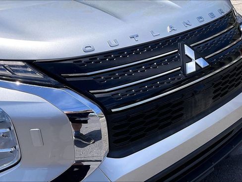 Used 2022 Mitsubishi Outlander ES AWD/4WD image 29
