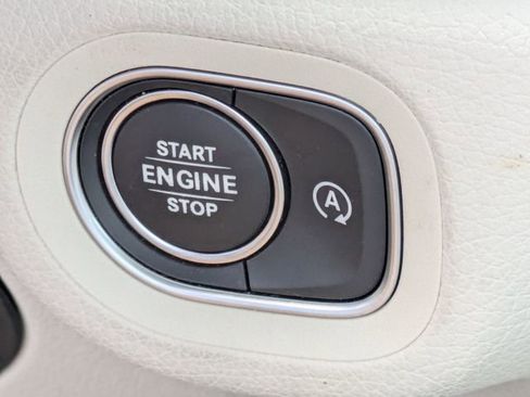 Used 2022 Mercedes-Benz GLS 450 4MATIC image 33