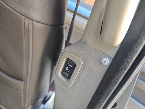 Used 2011 Honda Odyssey EX-L image 19