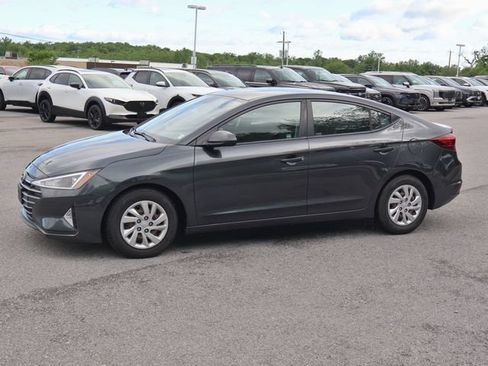 Used 2020 Hyundai Elantra SE w/ Cargo Package (C1) FWD image 4