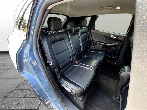 Used 2025 Ford Escape Platinum AWD/4WD image 28
