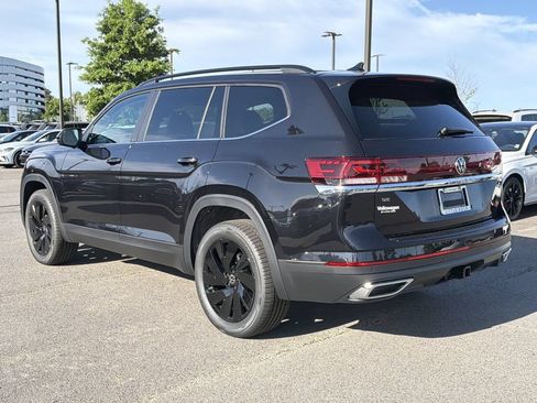 New 2026 Volkswagen Atlas SE FWD image 3