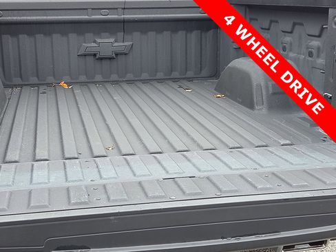 Used 2024 Chevrolet Silverado 1500 LT Trail Boss w/ LT Trail Boss Premium Package image 9