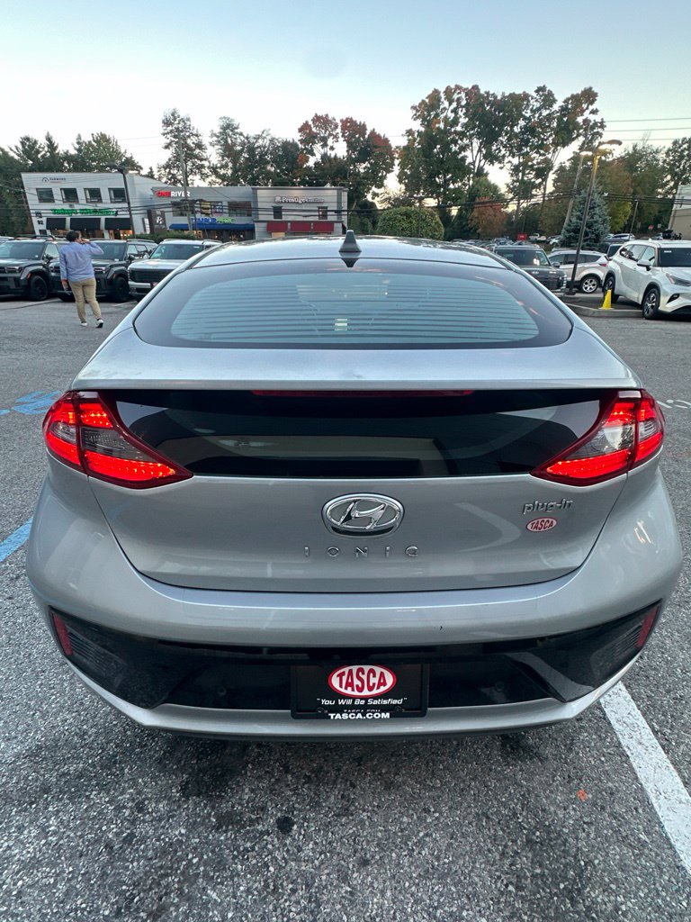 Used 2019 Hyundai Ioniq Limited w/ Ultimate Package 02 FWD image 4