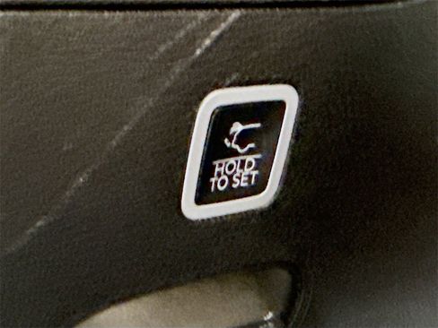 Used 2022 Jeep Grand Wagoneer Series III w/ Flexible Seating Group image 32