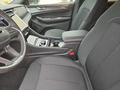 New 2025 Jeep Grand Cherokee L Laredo w/ Luxury Tech Group I image 19