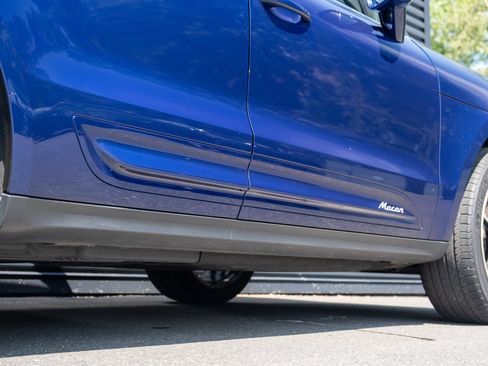 Certified 2024 Porsche Macan AWD/4WD image 20