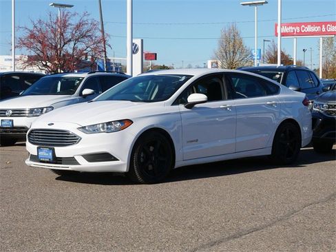 Used 2017 Ford Fusion SE image 3