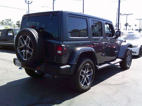 Used 2024 Jeep Wrangler Unlimited AWD/4WD image 8