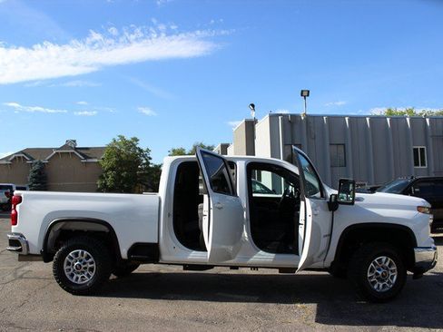 Used 2024 Chevrolet Silverado 2500 LT w/ Convenience Package AWD/4WD image 17