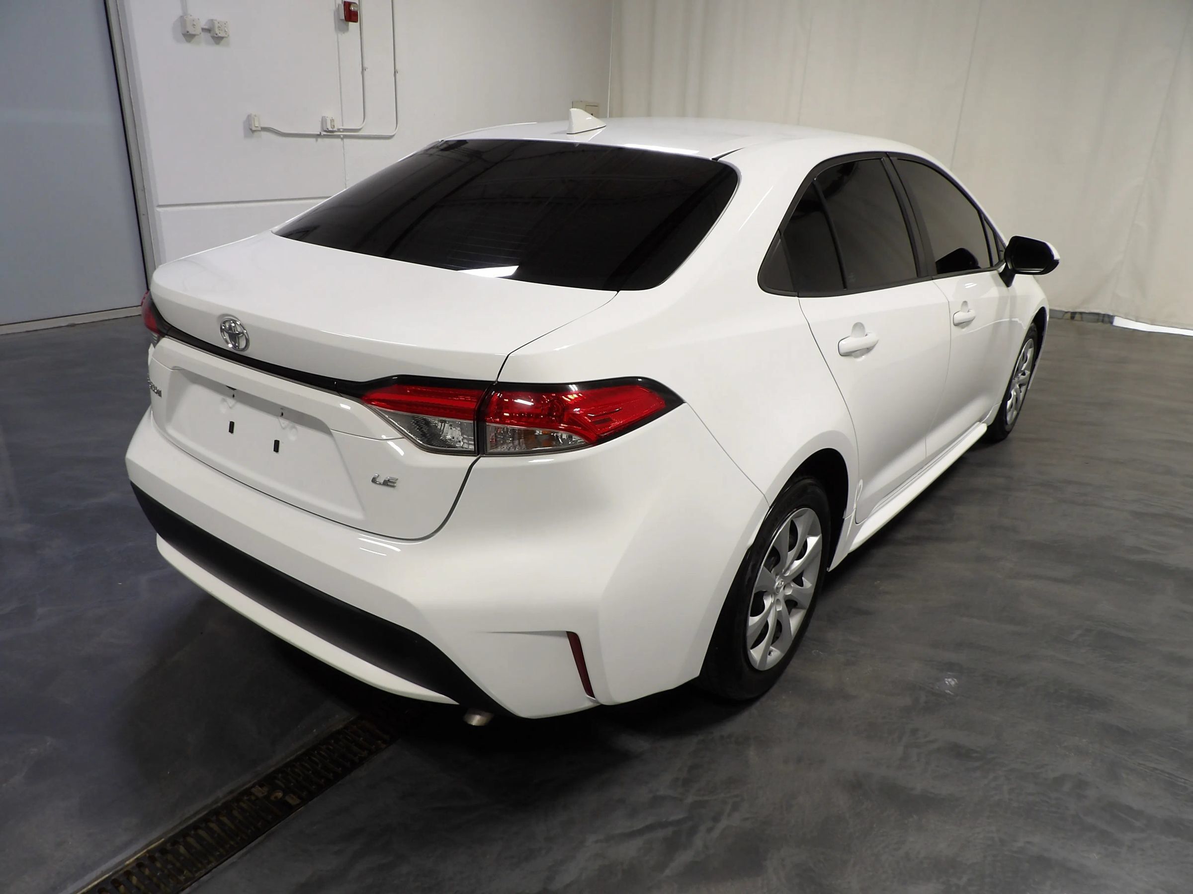 Used 2021 Toyota Corolla LE FWD image 4