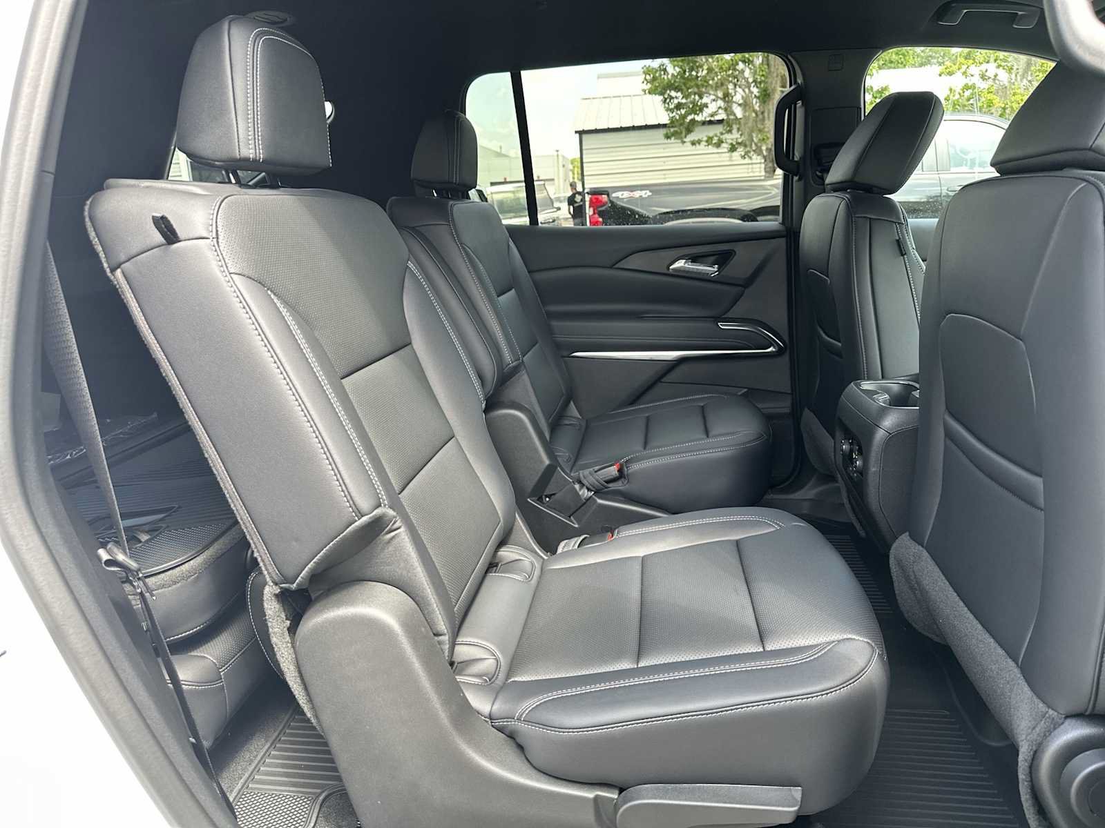 New 2026 Chevrolet Traverse LT w/ LPO, Floor Liner Package FWD image 18