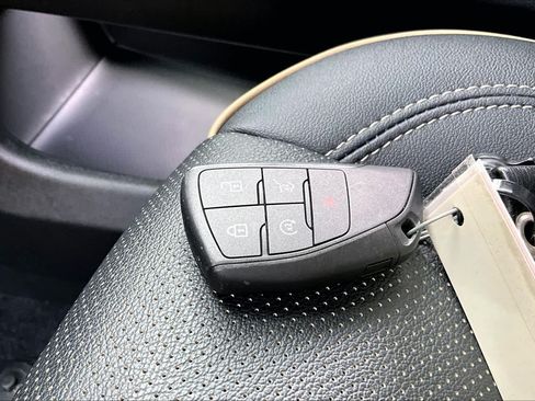 Used 2025 Chevrolet Traverse High Country w/ LPO, Floor Liner Package FWD image 15