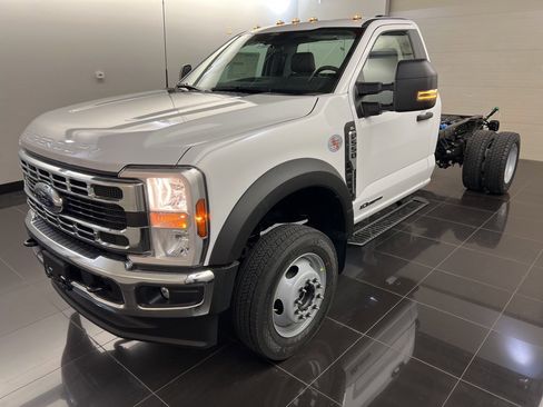New 2025 Ford F550 4x4 Regular Cab Super Duty image 3