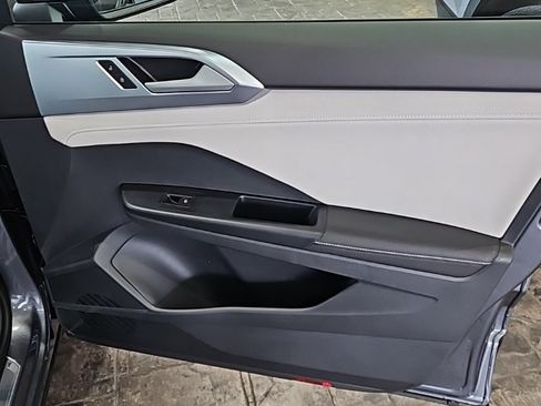 New 2026 Volkswagen Taos SE image 11