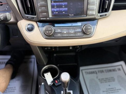 Used 2014 Toyota RAV4 Limited AWD/4WD image 17