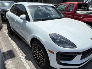 Used 2022 Porsche Macan AWD/4WD video 1