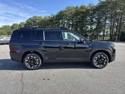 Used 2026 Hyundai Santa Fe SEL FWD image 8