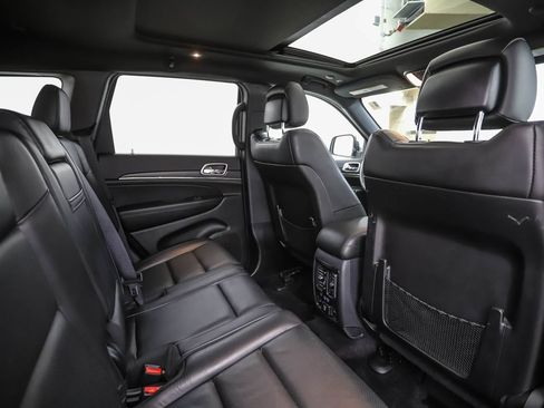 Used 2018 Jeep Grand Cherokee Limited w/ Luxury Group II AWD/4WD image 25