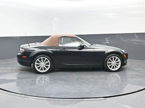 Used 2006 MAZDA MX-5 Miata Grand Touring w/ Premium Pkg image 3