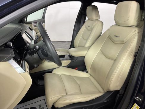 Used 2017 Cadillac XT5 Luxury FWD image 12
