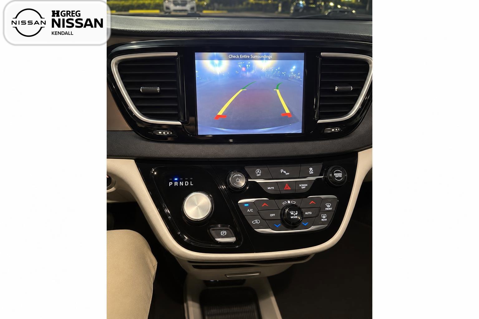 Used 2019 Chrysler Pacifica Touring-L Plus FWD image 6