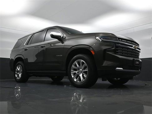 Used 2021 Chevrolet Tahoe Premier w/ Premium Package image 28