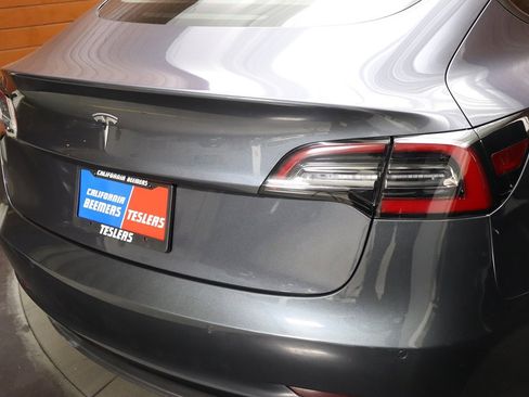 Used 2023 Tesla Model 3 Standard Range image 23