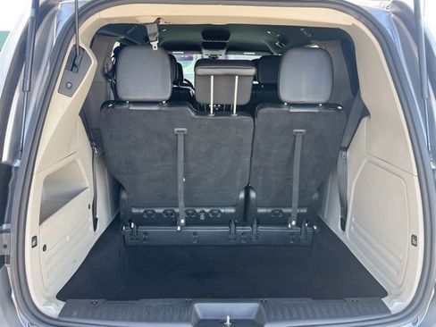 Used 2019 Dodge Grand Caravan SXT FWD image 42