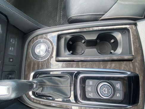 Used 2023 Nissan Armada Platinum w/ Captain's Chairs Package RWD image 18