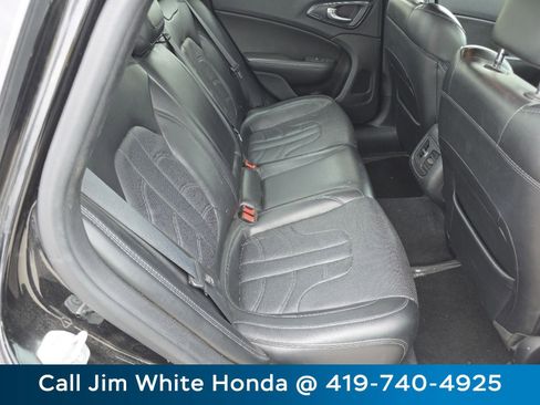 Used 2015 Chrysler 200 S w/ Navigation & Sound Group I image 18