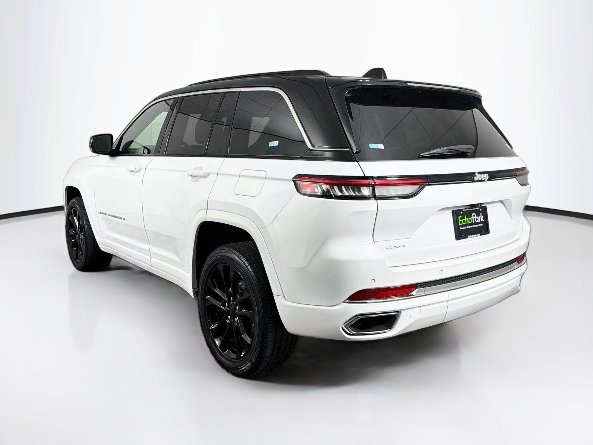 Used 2024 Jeep Grand Cherokee Overland w/ Trailer Tow Package AWD/4WD image 5